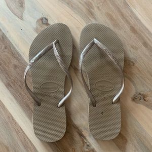 Havaianas Silver / Grey Flip Flops